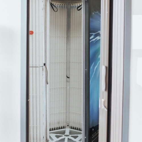 Super Cyclone Stand-up Tanning Bed