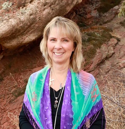 Donna DeNomme - TAROT / REIKI MASTER / SUCCESS COACH / AUTHOR