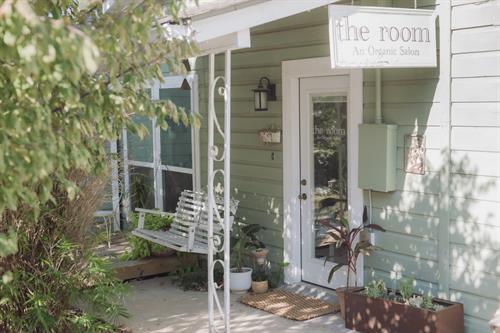 the room: An Organic Salon